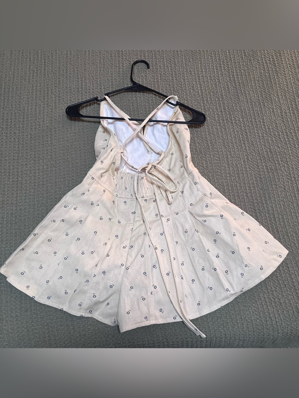 Women’s Cream Floral-Print Shorts Romper By VICI - Picture 4 of 6
